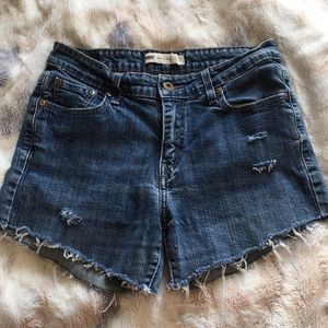 Levis Midrise cutoff shorts